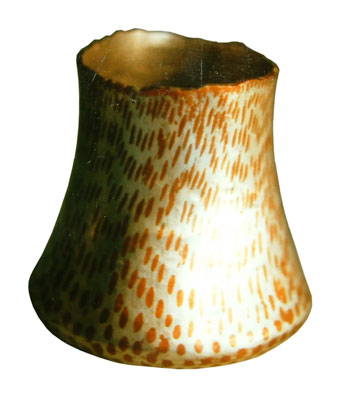 Hand-raised-bowl-8w