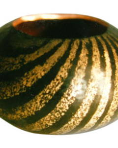 Hand-raised-bowl-2